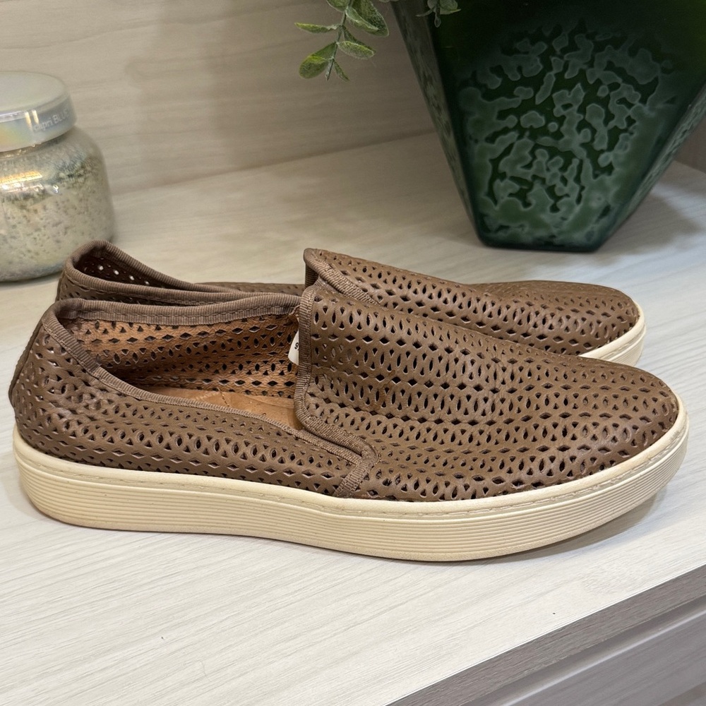 Sofft Brown Slip-On Women’s Shoes